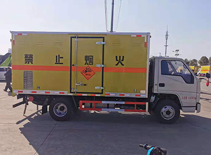 沙雅爆破器材运输车工人安全操作规范与智能技术保障