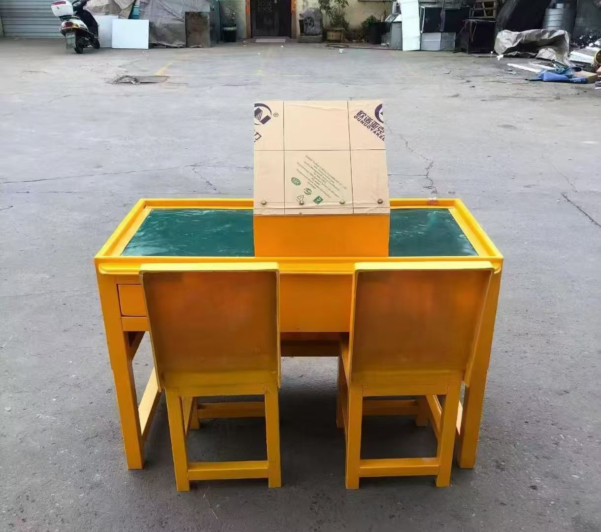 沙雅防静电导通桌井下煤矿火工品发放桌：危险品流转的安全守护者